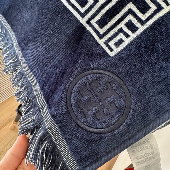 NWT! Tory Burch Oversized T-Tile Beach Towel -Navy - Picture 4 of 7